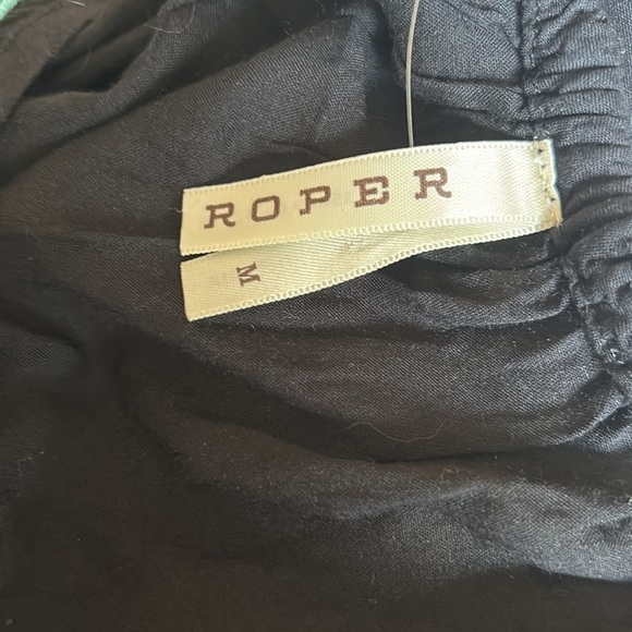 ROPER WOMEN'S BLACK EMBROIDERED CAMISOLE TOP Size Medium - Picture 7 of 9